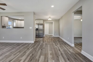 718 Hoover St, Shelbyville, TN 37160 - photo 6