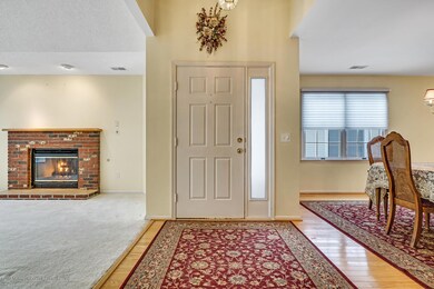 2320 N Chanticleer Ct Toms-large-025-18-