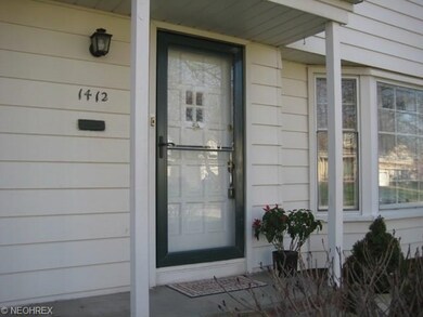 Welcome!!  Newer Andersen Storm Door   ...