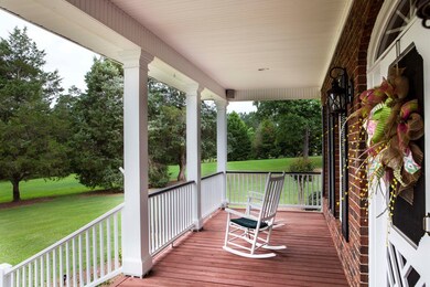 ROCKING CHAIR FRONT PORCH