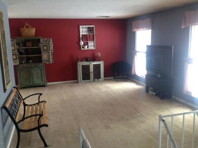 808 Hickory Dr, Marysville, OH 43040 - photo 2