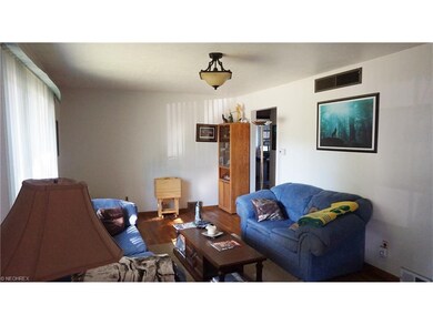 347 Gayle Dr, Sheffield Lake, OH 44054 - photo 4