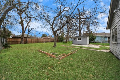3713 Christie St, Houston, TX 77026 - photo 4