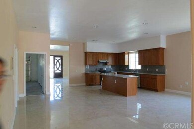 Large and Open Kitchen+Dining+Family Room. Leading