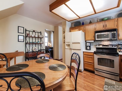 Eat-in Kitchen