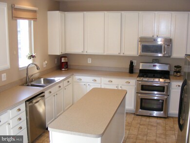 9572 Loma Dr, Bristow, VA 20136 - photo 7