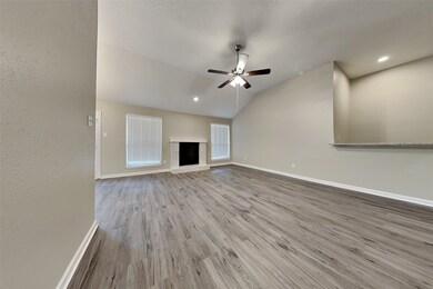 8155 Big Oak Trail Dr, Houston, TX 77040 - photo 2