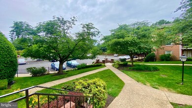 3330 Spring Ln unit D10, Baileys Crossroads, VA 22041 - photo 7