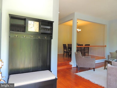 3317 Beechcliff Dr, Alexandria, VA 22306 - photo 2