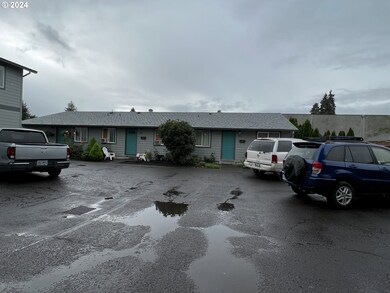 275 S Knott St, Canby, OR 97013 - photo 4