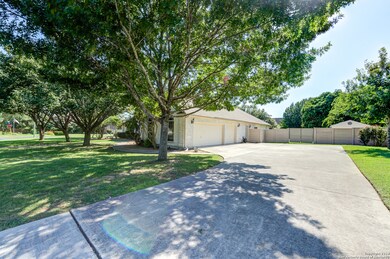 26303 Tiffnilee Ln, San Antonio, TX 78255 - photo 2