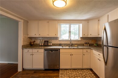 116 Anson Dr, Riverside, RI 02915 - photo 4