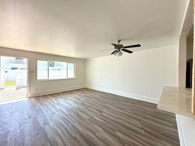 5506 Beverlyhill St unit 8, Houston, TX 77056 - photo 6