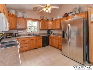35 Faithful Ln, Leicester, NC 28748 - photo 6