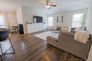 Relax or entertain in this Roomy living room with