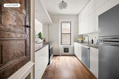 147 Prospect Park SW unit 11, Brooklyn, NY 11218 - photo 3