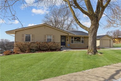 3102 E 25th St, Des Moines, IA 50317 - photo 2