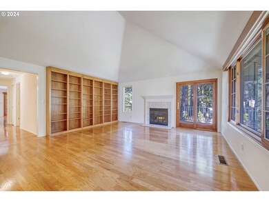 Living Room-Fireplace