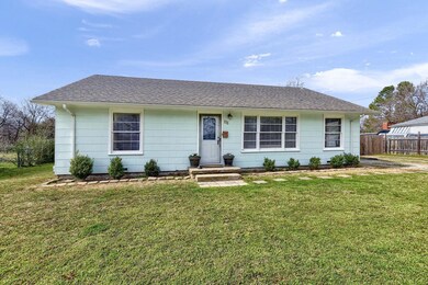 111 Line Dr, Gainesville, TX 76240 - photo 2