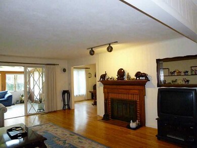 9 Royal Ave, Riverside, RI 02915 - photo 4