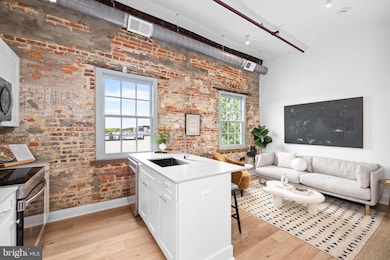 901 King St unit 401, Alexandria, VA 22314 - photo 3