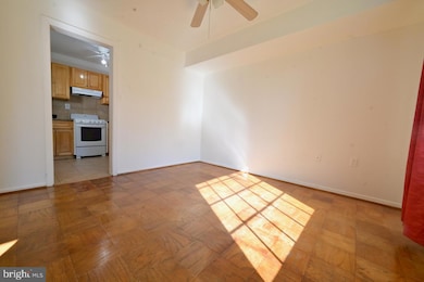 656 Azalea Dr unit 4-656, Rockville, MD 20850 - photo 5