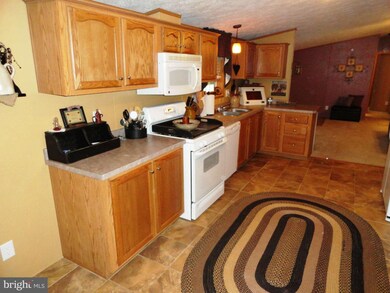 172 Sonnys Ct, Lothian, MD 20711 - photo 4