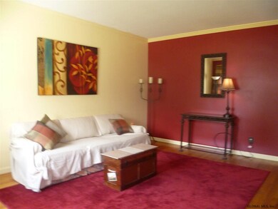 8 Fordham Ct, Albany, NY 12209 - photo 2