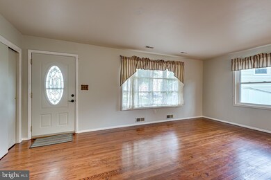 203 Exeter Ct, Linthicum Heights, MD 21090 - photo 5