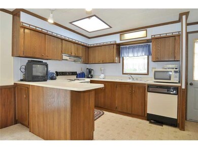 55 Holiday Ct, Wakefield, RI 02879 - photo 6