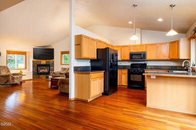 1939 SE Port Dr, Lincoln City, OR 97367 - photo 4