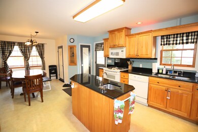 62 Elm St, Newport, VT 05855 - photo 4