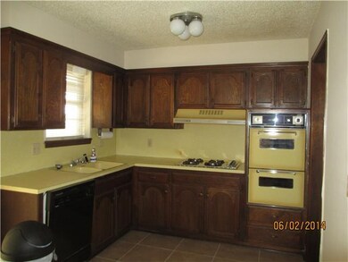 800 Robin Hill Rd, Edmond, OK 73003 - photo 2