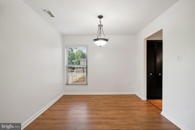 35 Canterbury Square unit 202, Alexandria, VA 22304 - photo 5