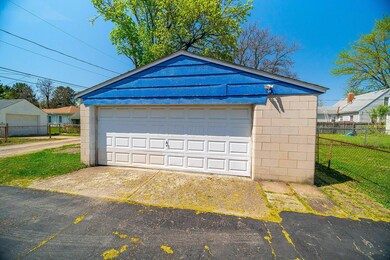 2201 Barrymore Ave-11