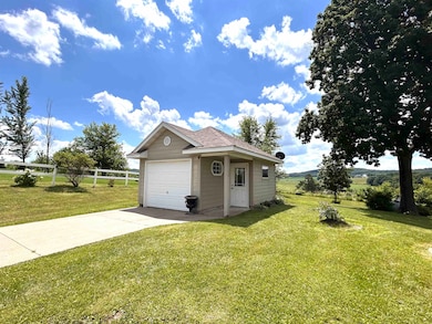 25621 Honeycut Ave, Tomah, WI 54660 - photo 3