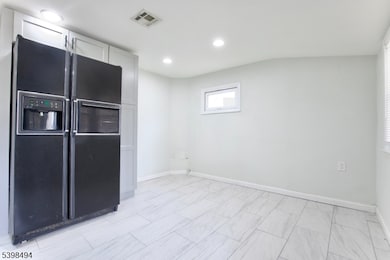 220 E Munsell Ave unit 1, Linden, NJ 07036 - photo 6