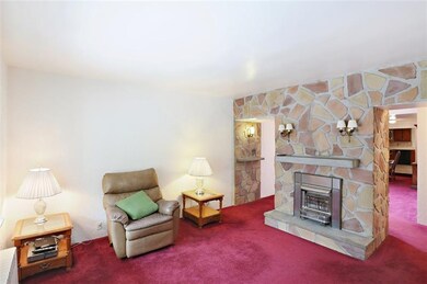 Front living/family room off the entryway