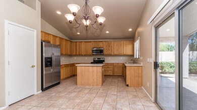 2283 E Torrey Pines Pl-11