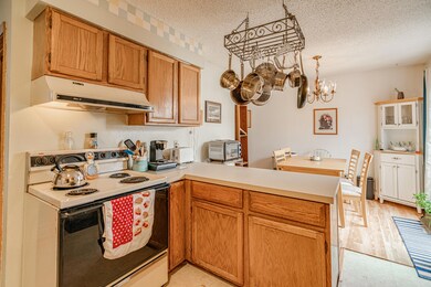 1046PleasantSt_0007