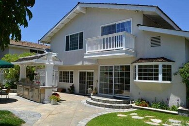 Beautifully landscaped and Hardscape Backyard