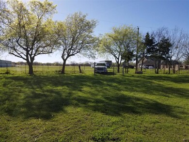 412 S Oak St, Ector, TX 75439 - photo 4