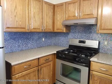 8 Fennec Ct, Tinton Falls, NJ 07753 - photo 5