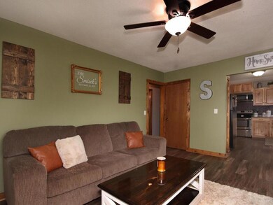 107 2nd St NW Montgomery MN 56069 USA-006-013-Livi