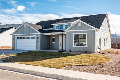 1092 E 4290 N