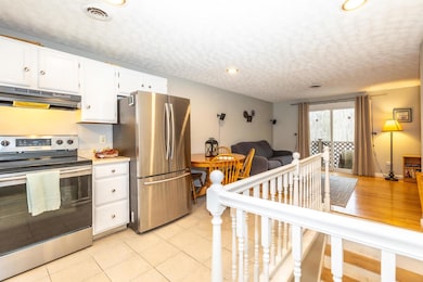 50 Edward J Roy Dr unit 50, Manchester, NH 03104 - photo 4