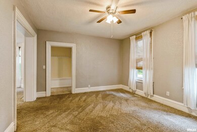 2027 Pershing Ave, Davenport, IA 52803 - photo 5