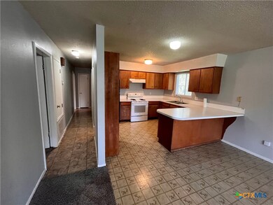 902 Hazelton St unit 4, San Marcos, TX 78666 - photo 7