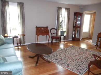 201 Copples Ln, Wallingford, PA 19086 - photo 3