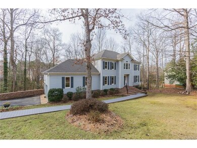 Cul-de-sac lot and lots of privacy